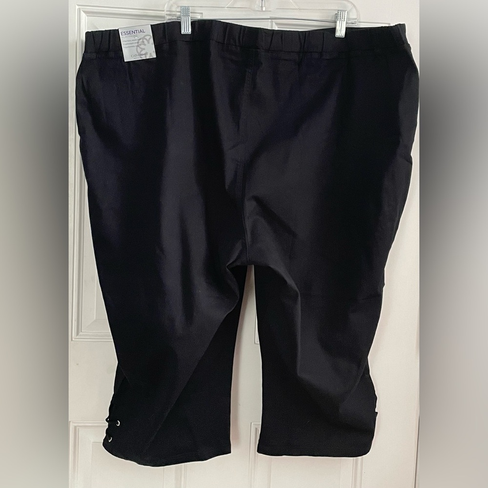 Catherines Black Capri Stretch Pants for Women Plus Size 4X NWT